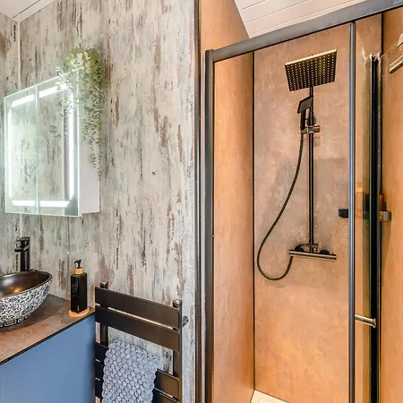 Queensway Semesterbostad